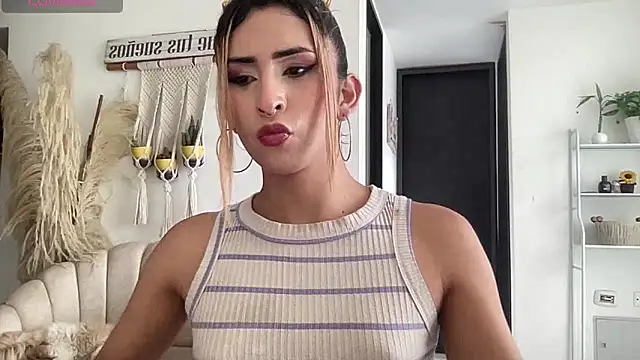 Snapshot of isa_fox_23 chatting on 25, 5, 2026 isa fox 23 online show from 25, 5, 2026