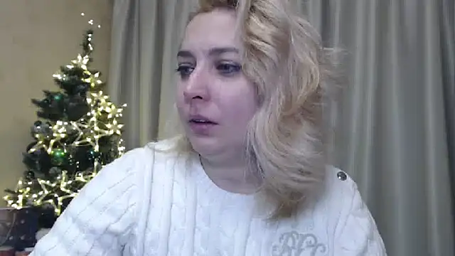 Snapshot of sweetpussy13 chatting on 23, 12, 2024 sweetpussy13 online show from 23, 12, 2024