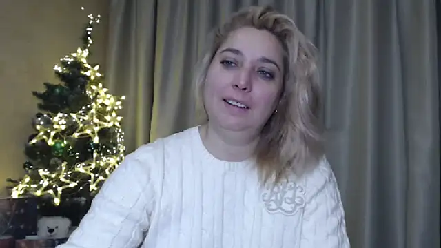 Snapshot of sweetpussy13 chatting on 30, 12, 2024 sweetpussy13 online show from 30, 12, 2024