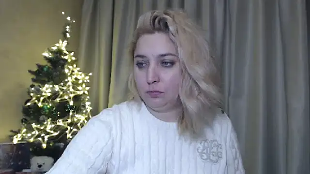 Snapshot of sweetpussy13 chatting on 30, 12, 2024 sweetpussy13 online show from 30, 12, 2024