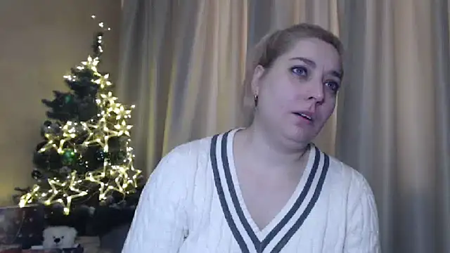 Snapshot of sweetpussy13 chatting on 5, 1, 2025 sweetpussy13 online show from 5, 1, 2025