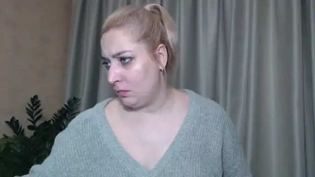 Snapshot of sweetpussy13 chatting on 11, 1, 2025 sweetpussy13 online show from 11, 1, 2025