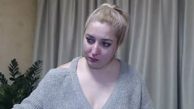 Snapshot of sweetpussy13 chatting on 14, 1, 2025 sweetpussy13 online show from 14, 1, 2025