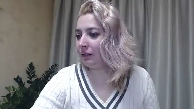 Snapshot of sweetpussy13 chatting on 18, 1, 2025 sweetpussy13 online show from 18, 1, 2025