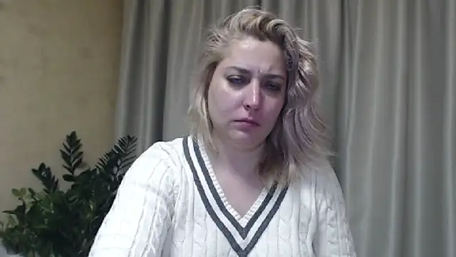 Snapshot of sweetpussy13 chatting on 18, 1, 2025 sweetpussy13 online show from 18, 1, 2025