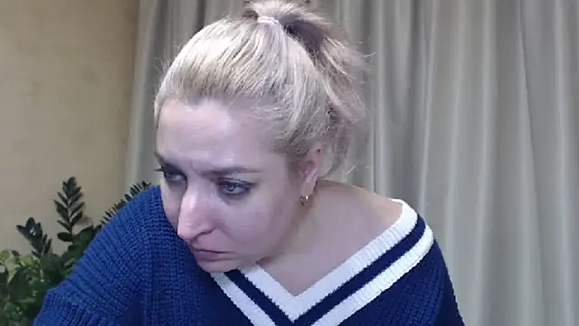 Snapshot of sweetpussy13 chatting on 19, 1, 2025 sweetpussy13 online show from 19, 1, 2025