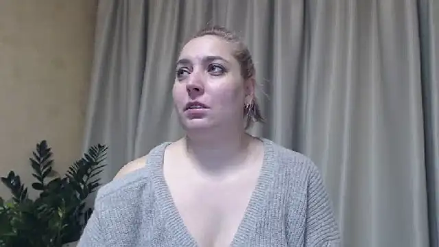 Snapshot of sweetpussy13 chatting on 21, 1, 2025 sweetpussy13 online show from 21, 1, 2025