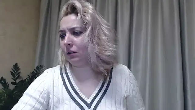 Snapshot of sweetpussy13 chatting on 22, 1, 2025 sweetpussy13 online show from 22, 1, 2025