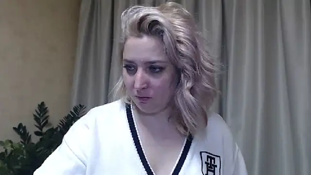 Snapshot of sweetpussy13 chatting on 26, 1, 2025 sweetpussy13 online show from 26, 1, 2025