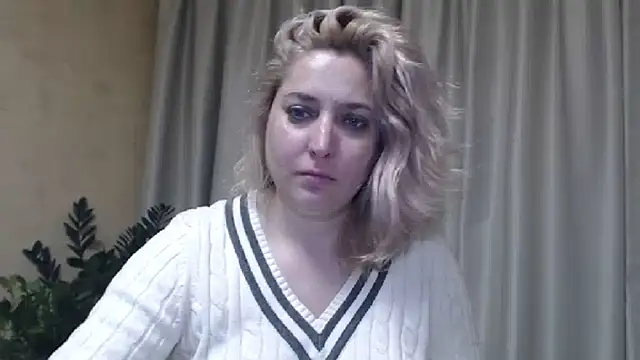 Snapshot of sweetpussy13 chatting on 30, 1, 2025 sweetpussy13 online show from 30, 1, 2025