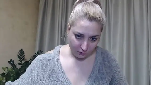 Snapshot of sweetpussy13 chatting on 31, 1, 2025 sweetpussy13 online show from 31, 1, 2025