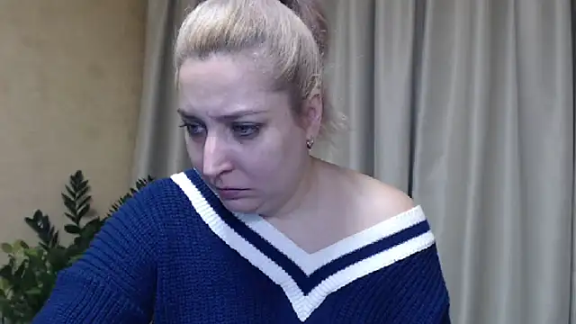 Snapshot of sweetpussy13 chatting on 2, 2, 2025 sweetpussy13 online show from 2, 2, 2025