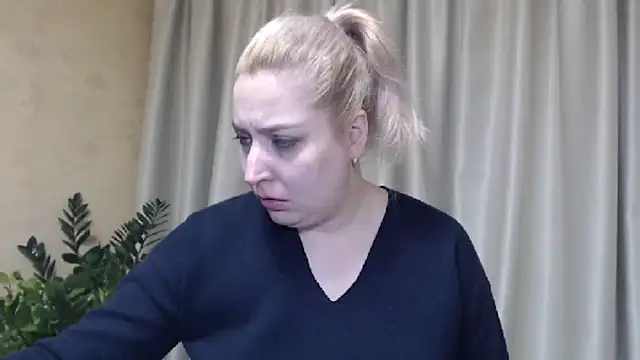 Snapshot of sweetpussy13 chatting on 6, 2, 2025 sweetpussy13 online show from 6, 2, 2025