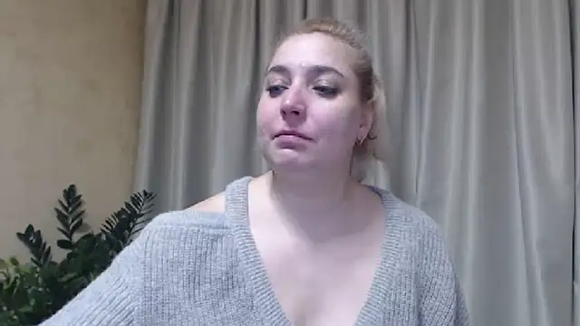 Snapshot of sweetpussy13 chatting on 8, 2, 2025 sweetpussy13 online show from 8, 2, 2025