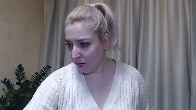 Snapshot of sweetpussy13 chatting on 12, 2, 2025 sweetpussy13 online show from 12, 2, 2025