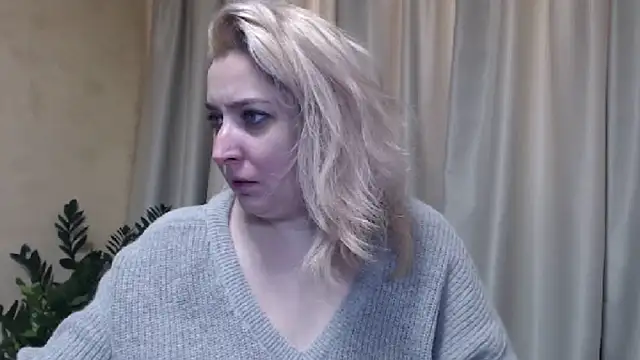 Snapshot of sweetpussy13 chatting on 13, 2, 2025 sweetpussy13 online show from 13, 2, 2025