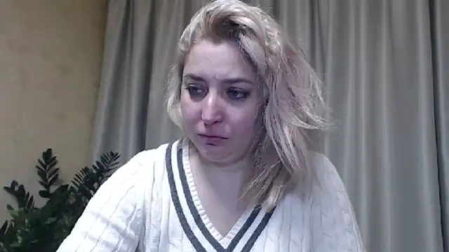 Snapshot of sweetpussy13 chatting on 14, 2, 2025 sweetpussy13 online show from 14, 2, 2025