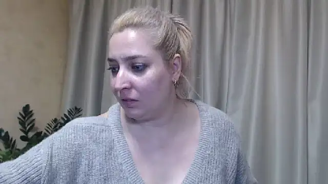 Snapshot of sweetpussy13 chatting on 15, 2, 2025 sweetpussy13 online show from 15, 2, 2025