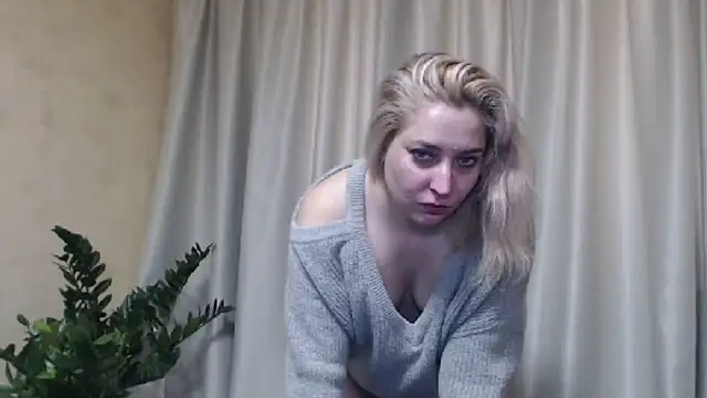 Snapshot of sweetpussy13 chatting on 20, 2, 2025 sweetpussy13 online show from 20, 2, 2025