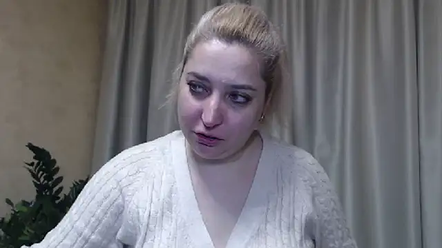 Snapshot of sweetpussy13 chatting on 2, 3, 2025 sweetpussy13 online show from 2, 3, 2025