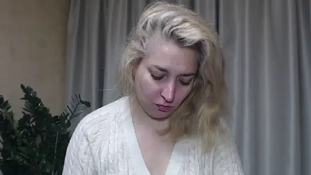 Snapshot of sweetpussy13 chatting on 16, 10, 2025 sweetpussy13 online show from 16, 10, 2025