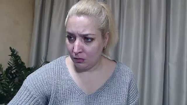 Snapshot of sweetpussy13 chatting on 6, 11, 2025 sweetpussy13 online show from 6, 11, 2025