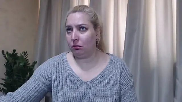 Snapshot of sweetpussy13 chatting on 30, 4, 2026 sweetpussy13 online show from 30, 4, 2026