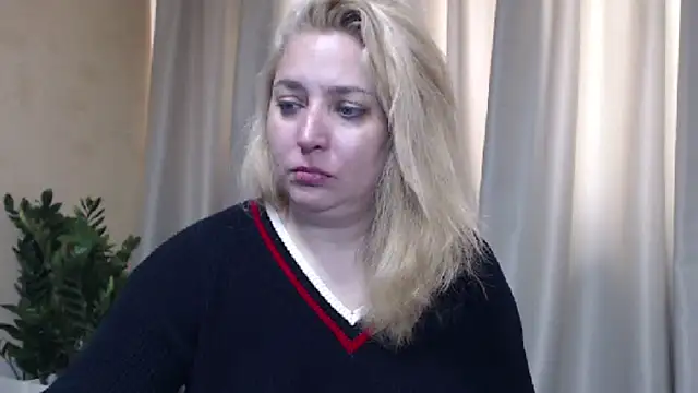 Snapshot of sweetpussy13 chatting on 5, 5, 2026 sweetpussy13 online show from 5, 5, 2026