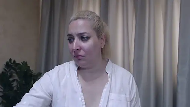 Snapshot of sweetpussy13 chatting on 11, 6, 2026 sweetpussy13 online show from 11, 6, 2026