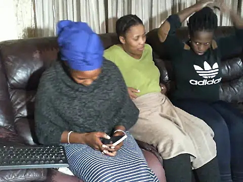 Caramel-goddess18 online show from 15, 3, 2026