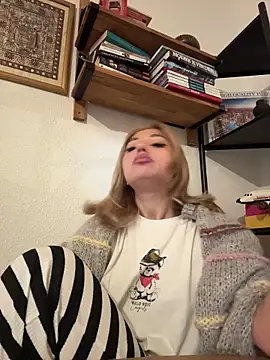 SilkyMira online show from 20, 12, 2025