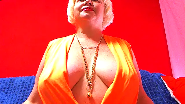 NaughtyMILF4UX online show from 1, 5, 2026