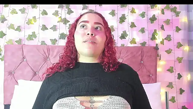 Snapshot of Ayla-marttinez chatting on 6, 2, 2026 Ayla-marttinez online show from 6, 2, 2026