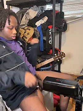 YourLittleBoyfriend online show from 11, 3, 2026