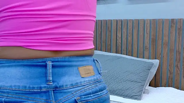 Mia Bellefort online show from 20, 2, 2026