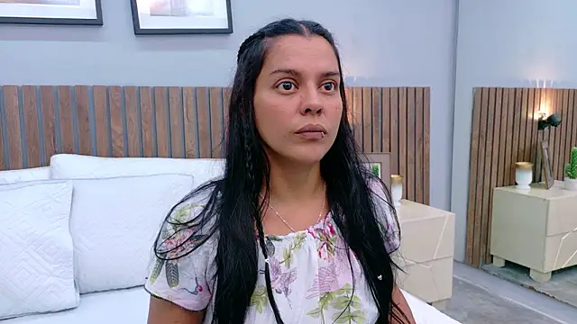 Mia Bellefort online show from 18, 3, 2026