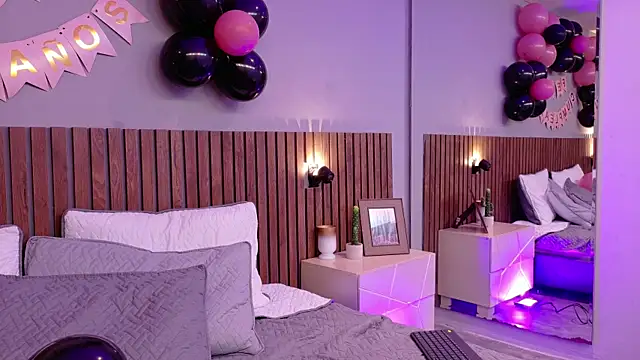 Mia Bellefort online show from 25, 4, 2026