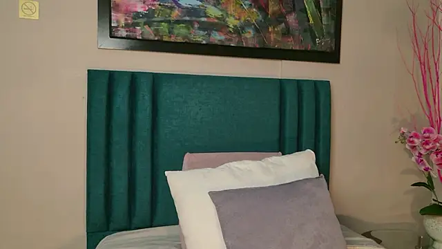 PaulinaSaint online show from 5, 3, 2026