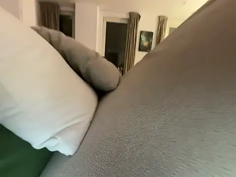 ap couple12 online show from 17, 4, 2026