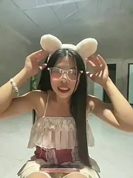 Snapshot of lux-su chatting on 19, 5, 2026 lux-su online show from 19, 5, 2026