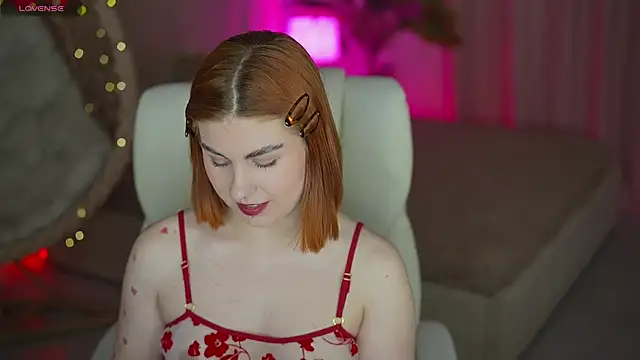 GingerPinky online show from 28, 4, 2026