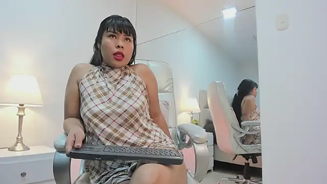 JulietaFerrer  online show from 22, 4, 2026