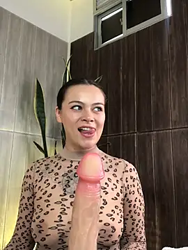 Adelaindiamond  online show from 14, 4, 2026