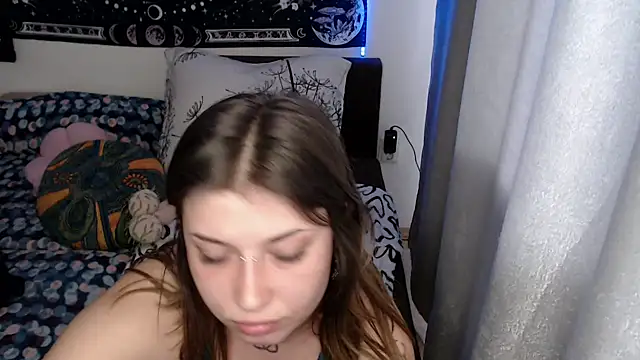 AlienforTwenty online show from 22, 4, 2026