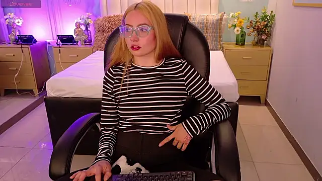 danielamilles online show from 10, 3, 2026