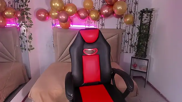 valeria dark  online show from 13, 4, 2026