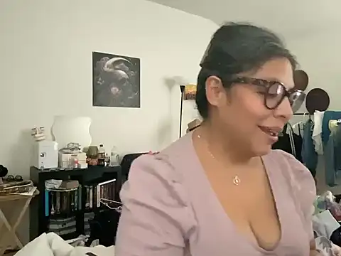 BettyWhispers online show from 22, 7, 2026