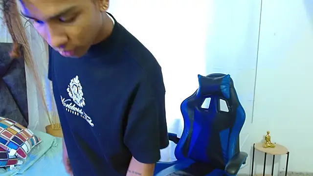 angelll18  online show from 19, 12, 2025