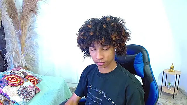 Snapshot of angelll18_ chatting on 13, 5, 2026 angelll18 online show from 13, 5, 2026