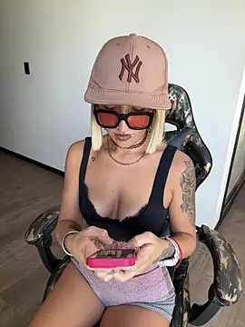 lolalatinaa online show from 20, 2, 2026